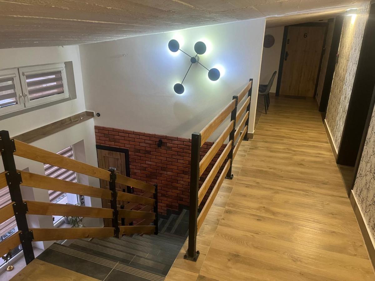 Happy 4 Aparthotel Krosno Exterior foto