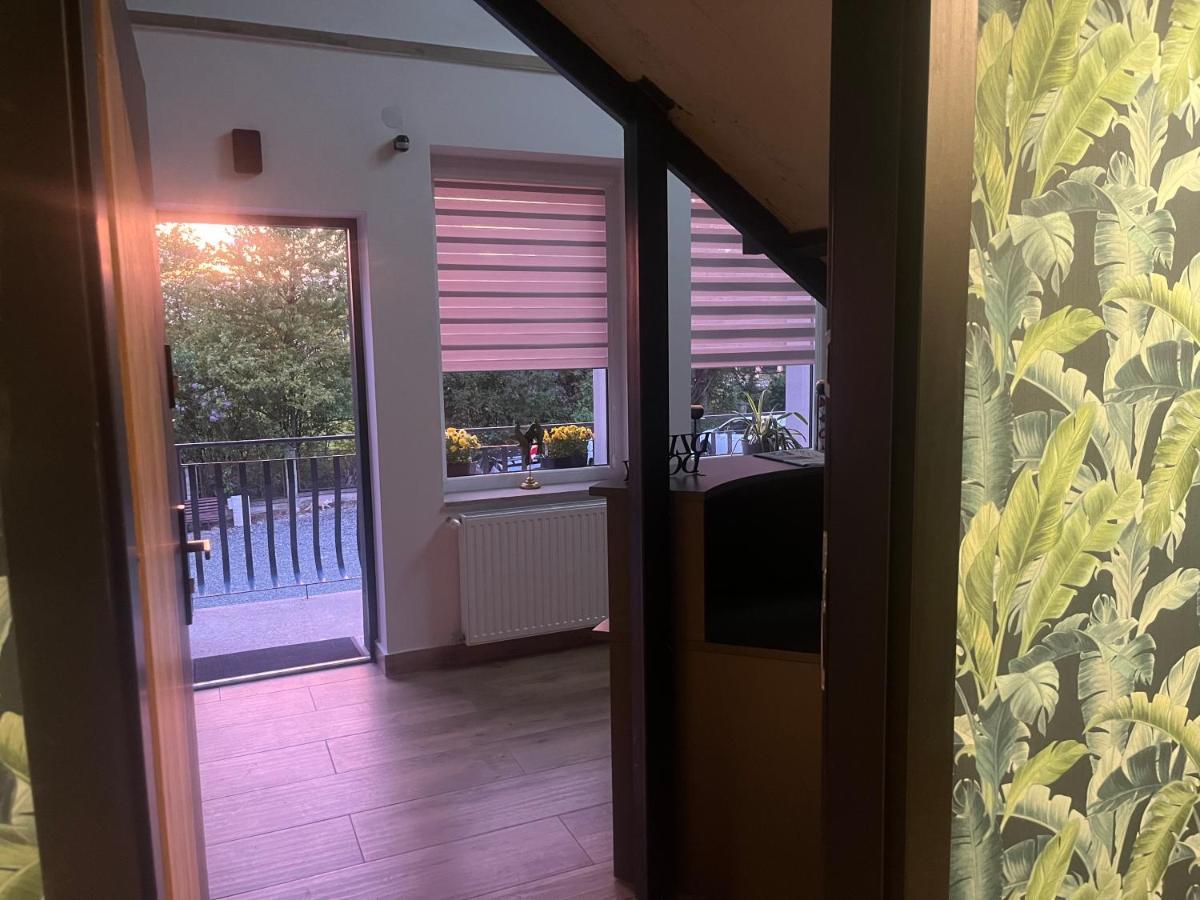 Happy 4 Aparthotel Krosno Exterior foto