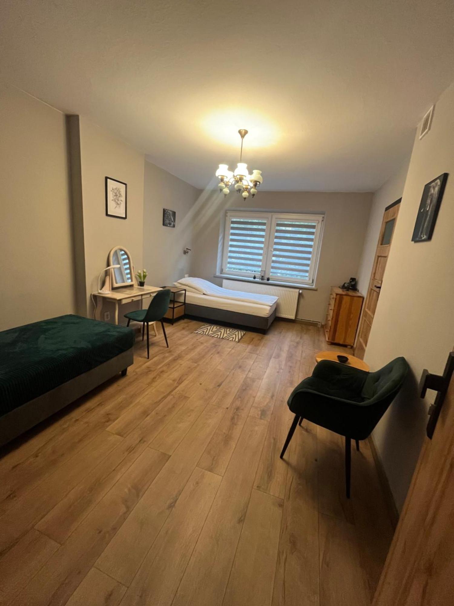 Happy 4 Aparthotel Krosno Exterior foto